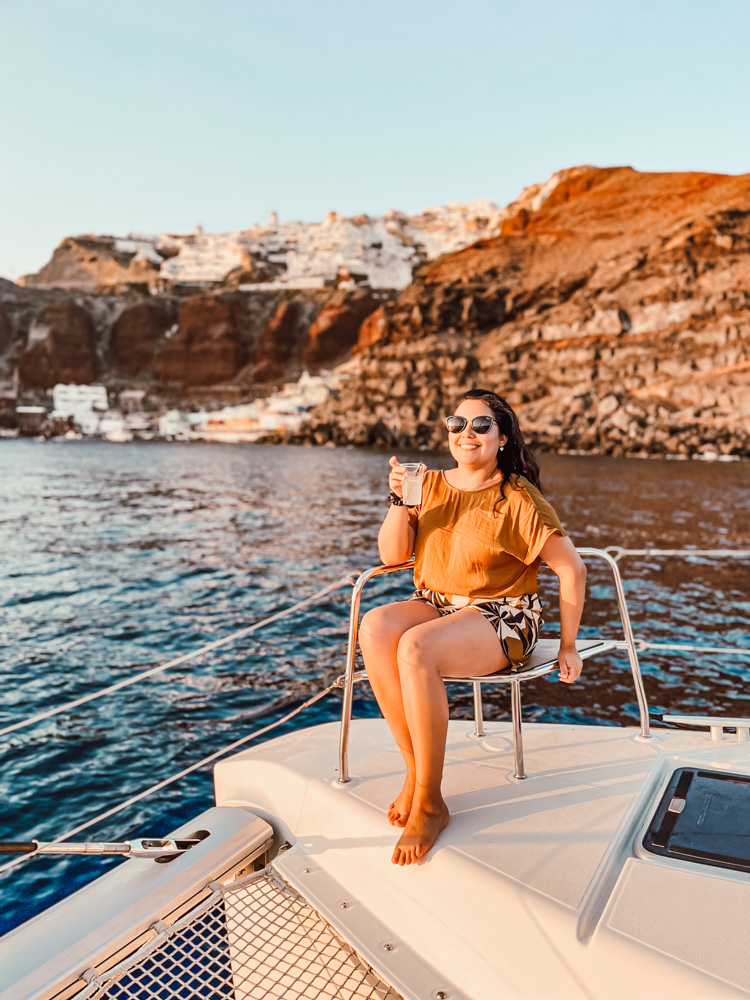 Atardecer desde catamaran en Santorini, Grecia
