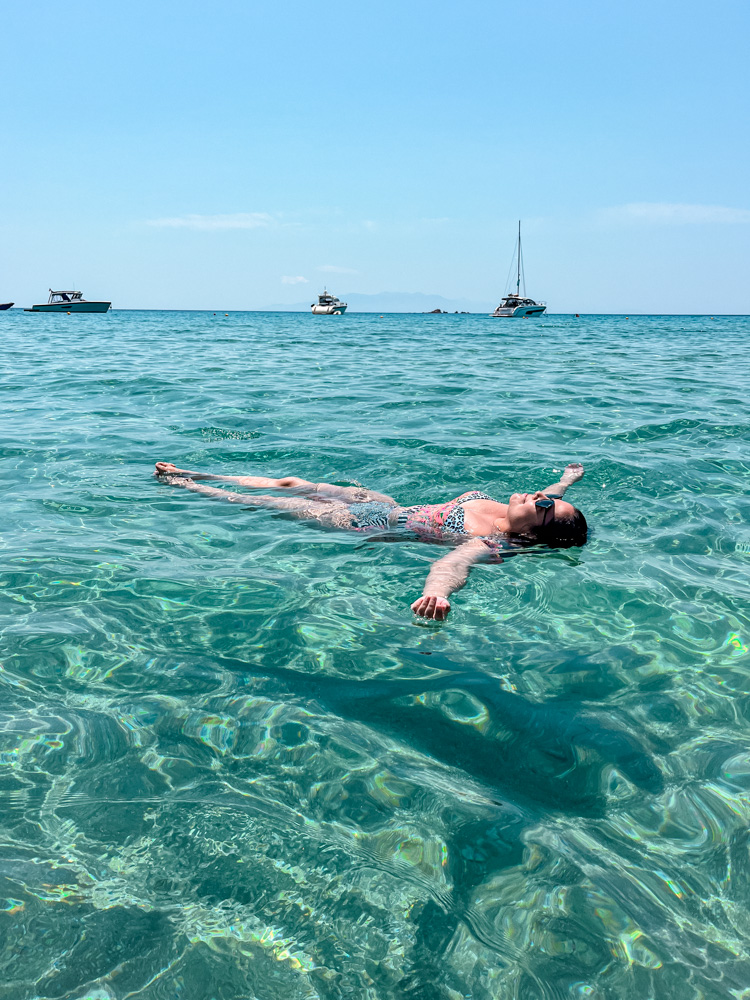 disfrutando en las playas de Mykonos, Grecia