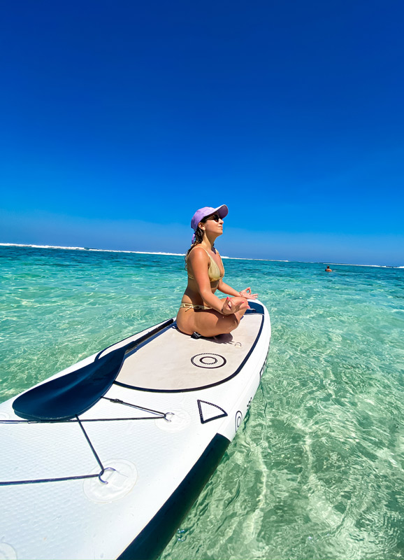 meditar en el agua, viaje bali wellness